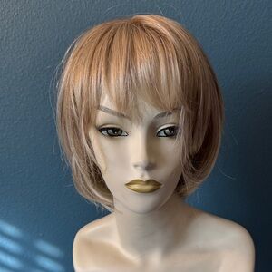 Elegant Light Brown Women's Wig - 40R/T